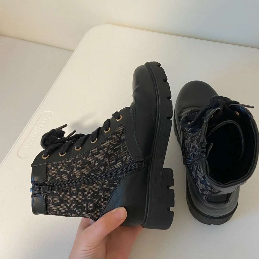 DKNY girl’s‎ Sia Jacquard boots — size 1